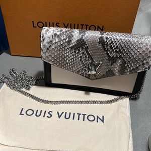Louis Vuitton Mylockme python noir handbag